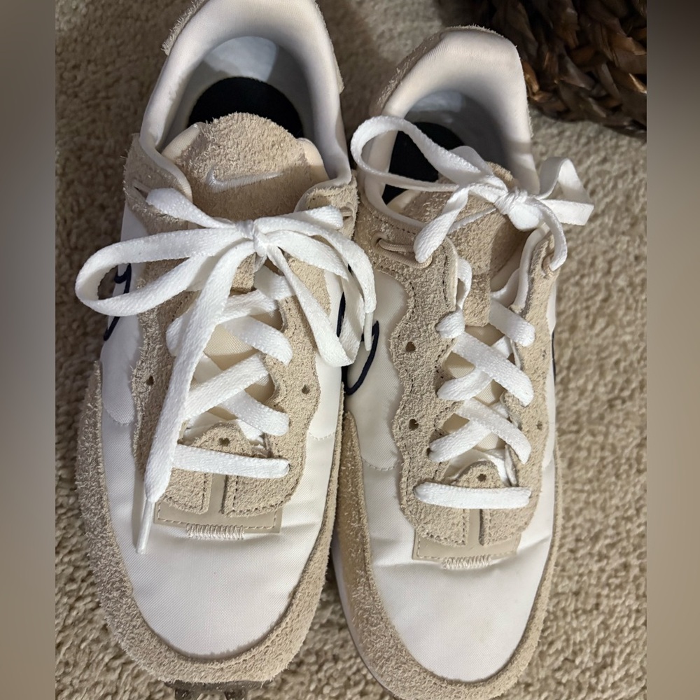 Nike Waffle fontanka style.
 Beige and navy.  Women’s size 8 - Picture 5 of 11